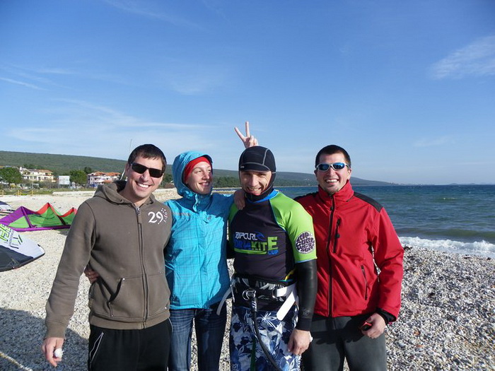 Druzenje uz surf i kite na plazi Makarska u Sukosanu Druzenje uz surf i kite na plazi Makarska u Sukosanu