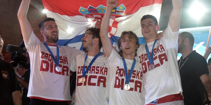 Zadrani na Forumu priredili spektakularan doček za svoje Vatrene
