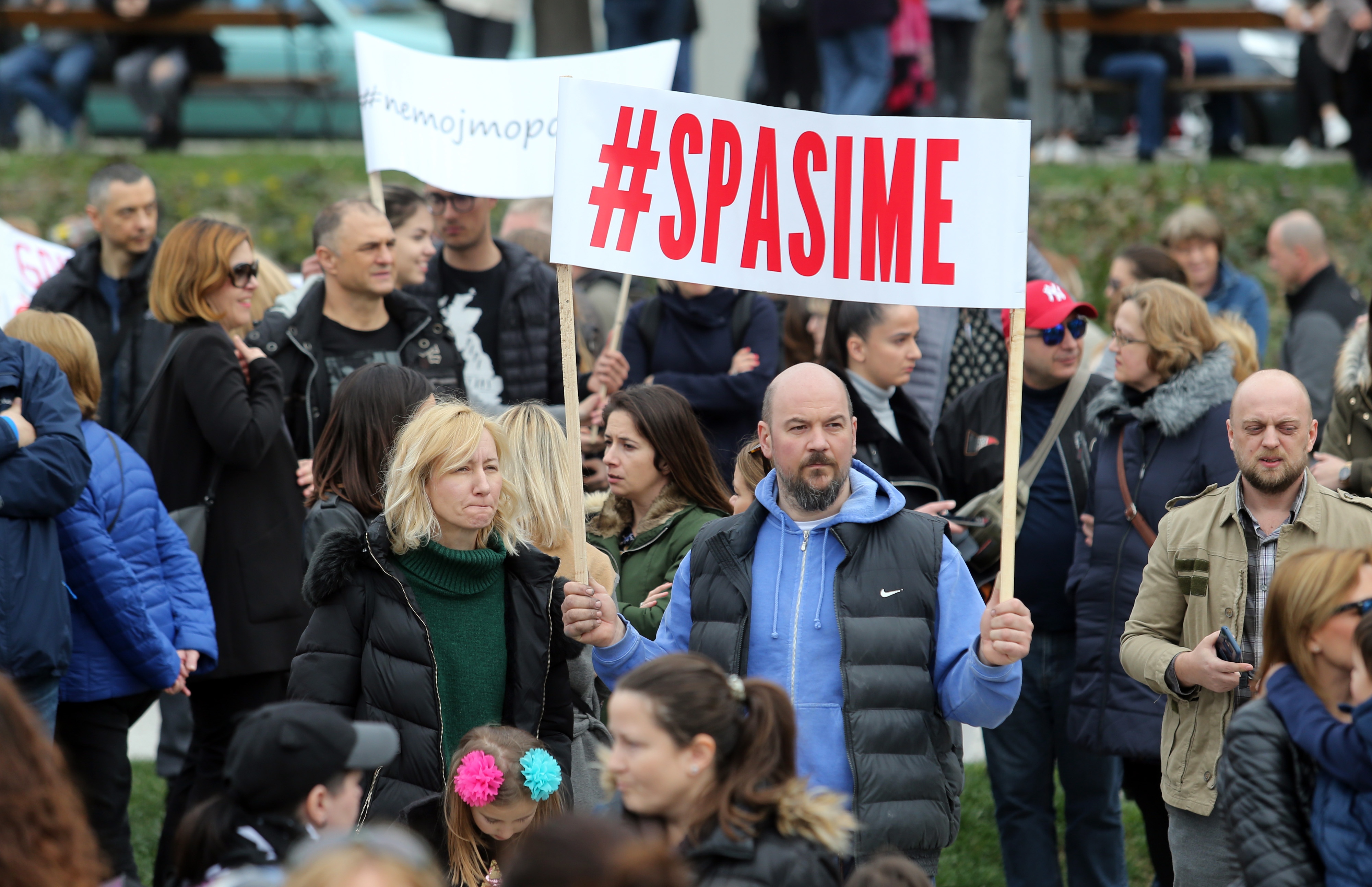 Prosvjed #spasime: Tomislavov trg u Zagrebu pun ljudi, došao i Plenković Prosvjed #spasime: Tomislavov trg u Zagrebu pun ljudi, došao i Plenković