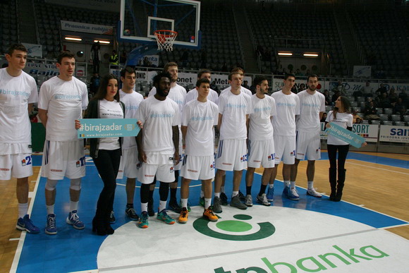 Košarkaši i navijači KK Zadar podržali akciju #birajzadar Košarkaši i navijači KK Zadar podržali akciju #birajzadar