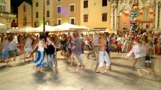 Pet Tambura na Narodnom trgu