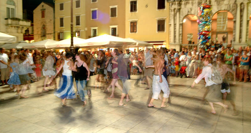 Pet Tambura na Narodnom trgu