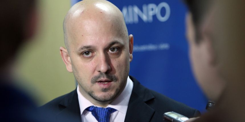 Zagreb – Ministarstvo gospodarstva, kino dvorana, Ministar poduzetnistva i obrta Gordan Maras predstavlja program poticanja poduzetnistva i obrta pod nazivom Poduzetnicki impuls 2014. Ministar Gordan Maras daje izjavu novinarima. Photo: Goran Jakus/PIXSEL