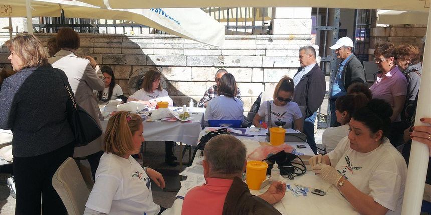 Svjetski dan zdravlja obilježen na Narodnom trgu, stigli i antistresni terapeuti