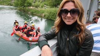 Peta Hrvatska rafting regata Zrmanja 2010, koja se odrzala na raftig stazi od Mlina Zegarskih do Muskovaca, i ove je godin humanitarnog karaktera, a dio prikupljenih sredstava i prihod od humanitarne aukcije slika ide za Djecji vrtic za djecu s teskocama