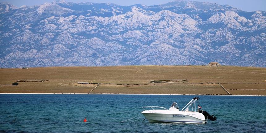Vir, virska plaža, brod, gliser Vir, virska plaža, brod, gliser