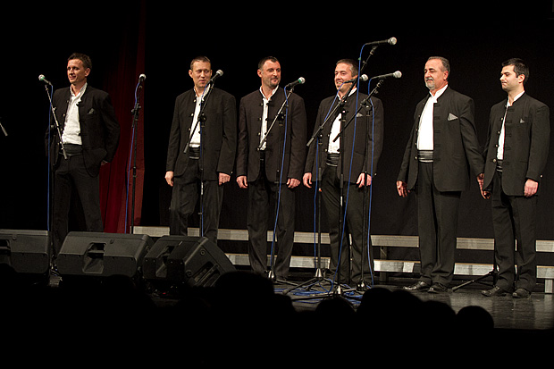 HNK Zadar: “Ljubi s ljubavlju”, foto: Leo Banić HNK Zadar: “Ljubi s ljubavlju”, foto: Leo Banić