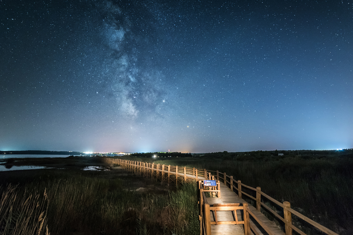 Spektakularno noćno nebo nad Vranskim jezerom Spektakularno noćno nebo nad Vranskim jezerom