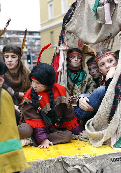 Karneval 2012: Pleme “Crna jama” iz rezervata Stanovi Karneval 2012: Pleme “Crna jama” iz rezervata Stanovi