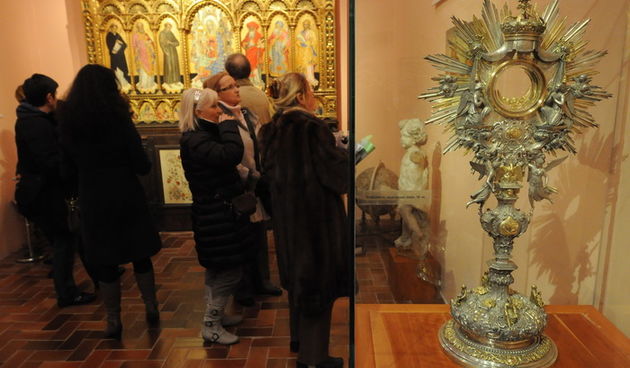 Zadar, 270112
Riznica samostana sv. Frane.
Veceras se u cijeloj hrvatskoj odrzava Noc muzeja koja traje od 18h pa do 01h ujutro, te je ulaz u sve muzeje slobodan. Noc muzeja je kulturno-turisticka manifestacija, u organizaciji Hrvatskog muzejskog drustva,