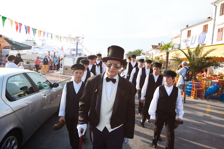 Biograd: 6. Dugi svehrvatski eno-eko-gastro-etno stol, Foto: Franjo Jurić Biograd: 6. Dugi svehrvatski eno-eko-gastro-etno stol, Foto: Franjo Jurić