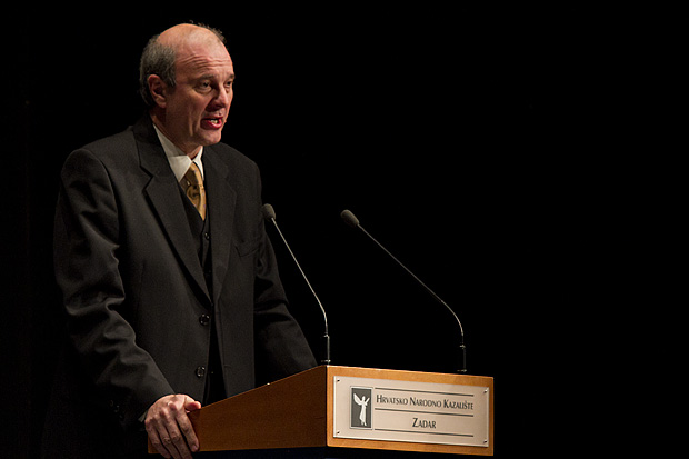 HNK Zadar: “Ljubi s ljubavlju”, foto: Leo Banić HNK Zadar: “Ljubi s ljubavlju”, foto: Leo Banić