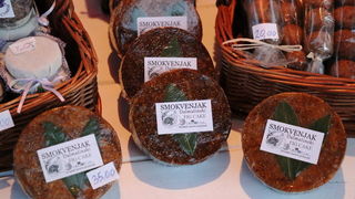 Paljenjem prve adventske svijeće i prigodnim zabavnim programom započela manifestacija Advent na otoku Viru