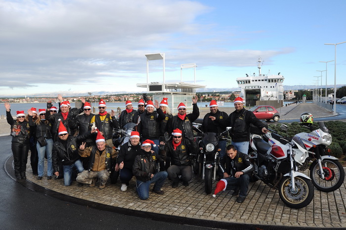 Zadar, 131211
Udruga motorista “Bestije” za Svetu Lucu daruje vrtic Latica, za djecu s teskocama u razvoju. Prije odlaska u vrtic, motoristi su se provozali po gradu noseci kapice  djeda Mraza.
Foto: Luka Gerlanc / CROPIX