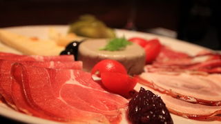 Restoran bar Atrij: Finger Food & Wine Selection, Foto: Iva Perinčić Restoran bar Atrij: Finger Food & Wine Selection, Foto: Iva Perinčić