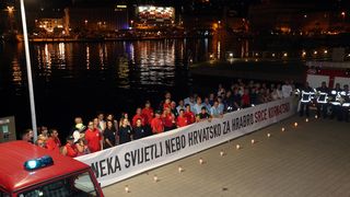 Rijeka: građani i vatrogasci odali počast vatrogascima stradalim prije 10 godina na Kornatima Rijeka: građani i vatrogasci odali počast vatrogascima stradalim prije 10 godina na Kornatima