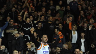 Sibenik ,170213.
Dvorana Baldekin 
Derbi utakmica izmedju GKK Sibenik i Sonik Puntamika Zadar za prvaka A2 Hrvatske kosarkaske lige Jug.
Na slici: slavlje nakon pobjede Sibenika.
Foto: Niksa Stipanicev / CROPIX