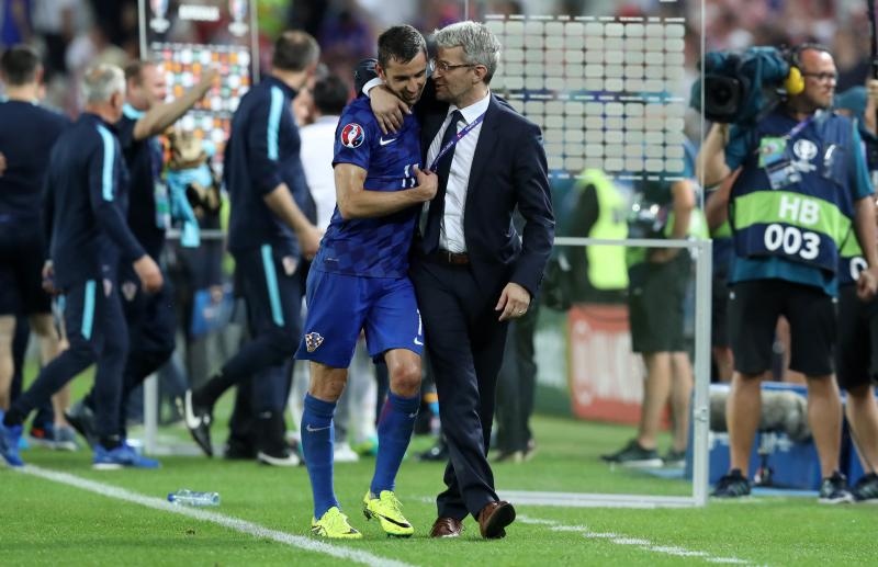 Velika fešta hrvatskih nogometaša i navijača u Bordeauxu nakon pobjede nad Španjolskom 2-1. Photo: PIXSELL Velika fešta hrvatskih nogometaša i navijača u Bordeauxu nakon pobjede nad Španjolskom 2-1. Photo: PIXSELL