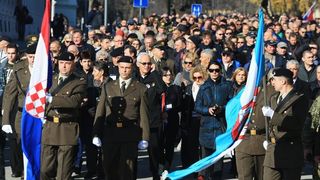 Image 380811 (auto) Image 380811 (auto)