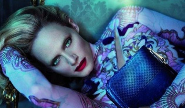 Žena, seksi žena. Horoskop. Seksi i mračna Amber Valletta za Pucci