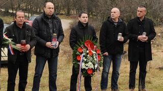 Ervenik: Na obiteljskoj grobnici obilježena 23. obljetnica stradanja obitelji Čengić, foto: Hrvoje Jelavić/PIXSELL