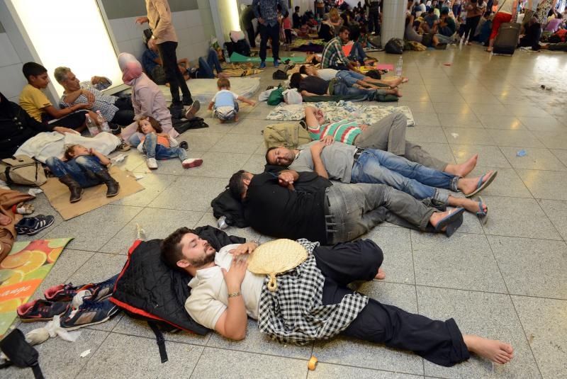 Izbjeglice i imigranti na željezničkom kolodvoru Keleti ulicama Budimpešte, Photo: Marko Jurinec/PIXSELL Izbjeglice i imigranti na željezničkom kolodvoru Keleti ulicama Budimpešte, Photo: Marko Jurinec/PIXSELL