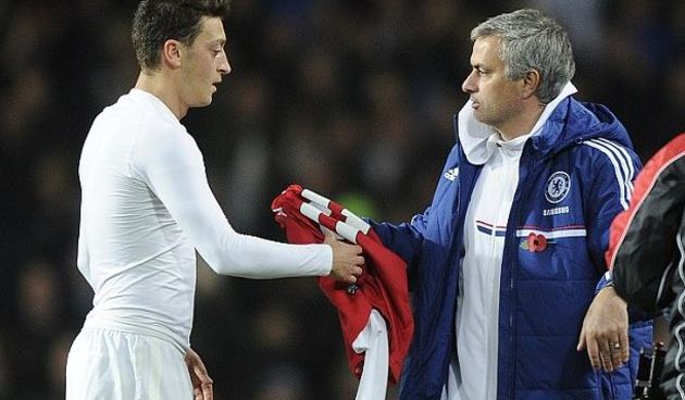 Mesut Özil i Jose Mourinho, foto: dailymail.co.uk