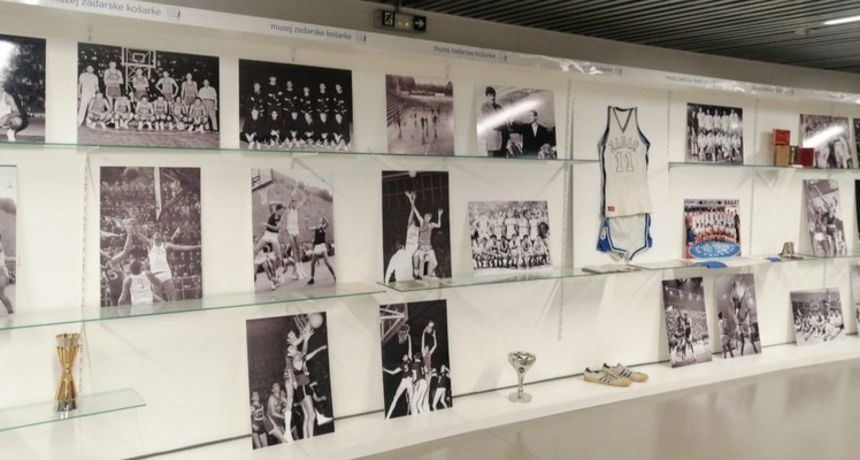 Krešimir Ćosić, izložba