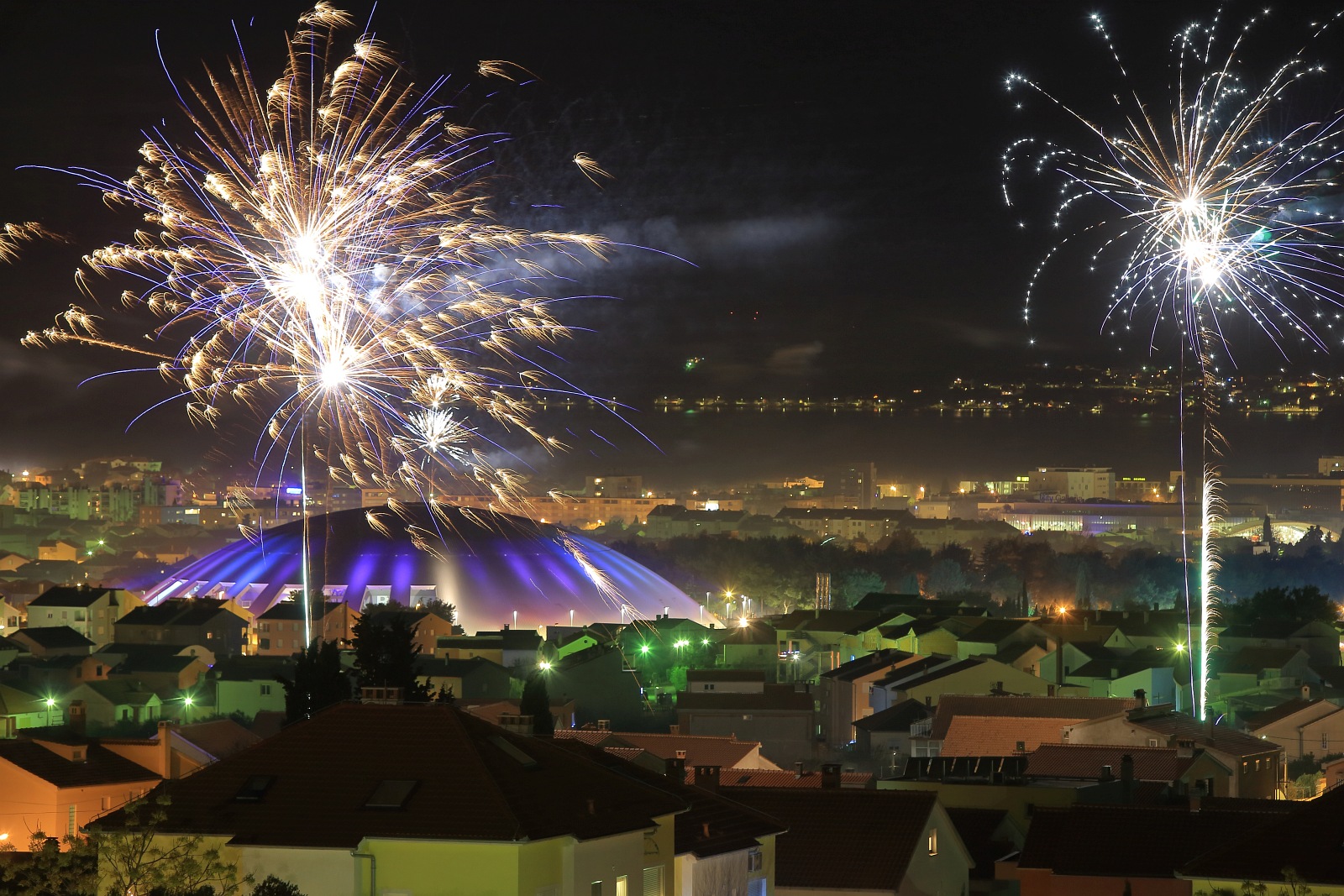 Zadarski doček Nove godine uz veliki vatromet Zadarski doček Nove godine uz veliki vatromet