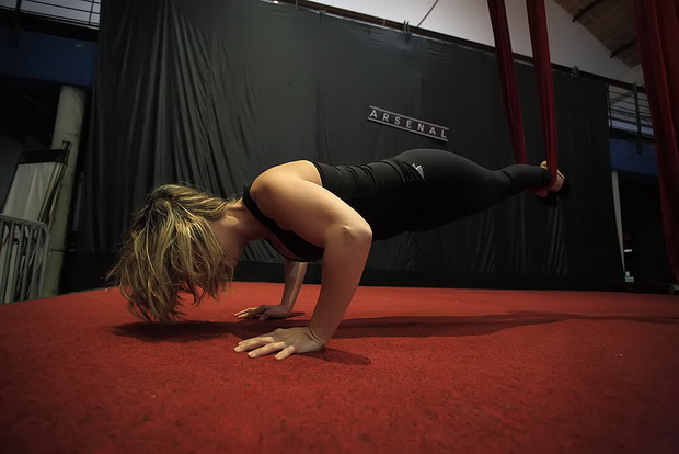 Arsenal: Xiomara Circo Art – ples na svili, Foto: Roberto Lerga Arsenal: Xiomara Circo Art – ples na svili, Foto: Roberto Lerga