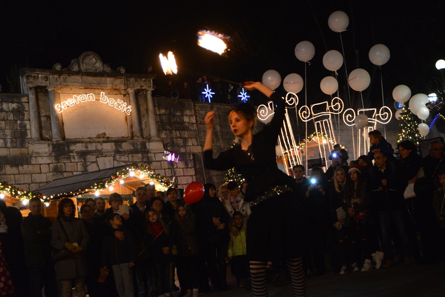 Započeo Advent u Zadru ; foto Iva Perinčić