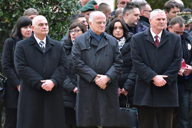 Svecanim postrojavanjem i mimohodom kroz grad postrojbi sudionica obiljezena je 22. obljetnica vojno-redarstvene akcije Maslenica. Photo: Dino Stanin/PIXSELL Svecanim postrojavanjem i mimohodom kroz grad postrojbi sudionica obiljezena je 22. obljetnica vojno-redarstvene akcije Maslenica. Photo: Dino Stanin/PIXSELL