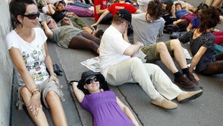 Zagreb, 130710.
Cirilometodska ulica.
Ispred gradske skupstine.
Udruge Zelena akcija i Pravo na grad organiziraju nastavak prosvjeda gradjana zbog gradnje ulazno-izlazne rampe u Varsavskoj za garazu Hoto grupe Tomislava Horvatincica.
Na slici: Prosvjednic Zagreb, 130710.
Cirilometodska ulica.
Ispred gradske skupstine.
Udruge Zelena akcija i Pravo na grad organiziraju nastavak prosvjeda gradjana zbog gradnje ulazno-izlazne rampe u Varsavskoj za garazu Hoto grupe Tomislava Horvatincica.
Na slici: Prosvjednic