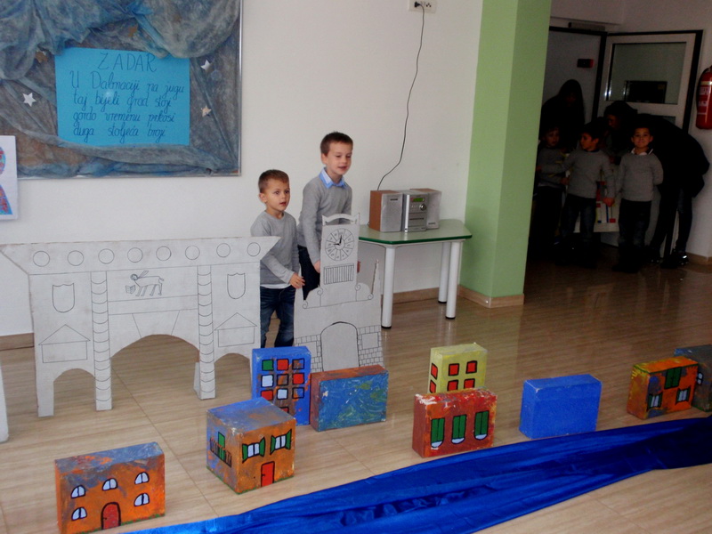 Dječji vrtić Ciciban uputio Sunčevu čestitku svome gradu Dječji vrtić Ciciban uputio Sunčevu čestitku svome gradu