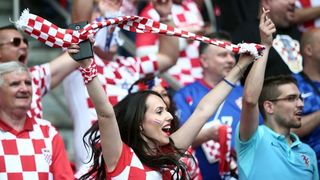 Slavlje igrača i navijača nakon pobjede nad Turskom. Photo: Goran Stanzl/PIXSELL Slavlje igrača i navijača nakon pobjede nad Turskom. Photo: Goran Stanzl/PIXSELL