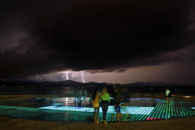 Grmljavinsko nevrijeme 11. rujna 2013. Foto: Filip Brala/PIXDELL Grmljavinsko nevrijeme 11. rujna 2013. Foto: Filip Brala/PIXDELL