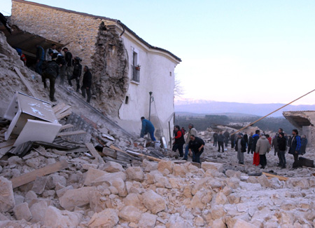 Potres u LAquili (Foto: lastampa.it)