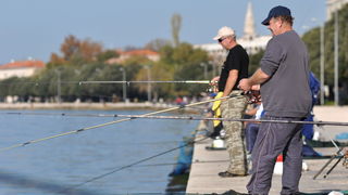Zadar, 091111.
Grad Zadar je domacin 17. Svehrvatskog sportskog natjecanja invalida Domovinskog rata (SSNIDOR) u sklopu kojega se danas na rivi odrzalo natjecanje u ribolovu.
Foto: Luka Gerlanc / CROPIX Zadar, 091111.
Grad Zadar je domacin 17. Svehrvatskog sportskog natjecanja invalida Domovinskog rata (SSNIDOR) u sklopu kojega se danas na rivi odrzalo natjecanje u ribolovu.
Foto: Luka Gerlanc / CROPIX