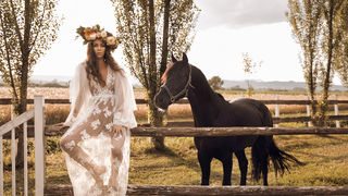 Romantika utkana u prvu kolekciju vjenčanica by Larie