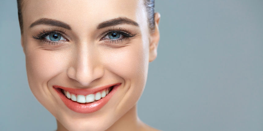 Možda u svom kabinetu imate trakice za izbjeljivanje koje jednostavno nikada niste stigli iskoristiti. Ni nemojte, ako je prošlo previše vremena. Iako ne postoje prave opasnosti po zdravlje, sastojci u trakicama počet će slabiti, a mogće je da vam se pove