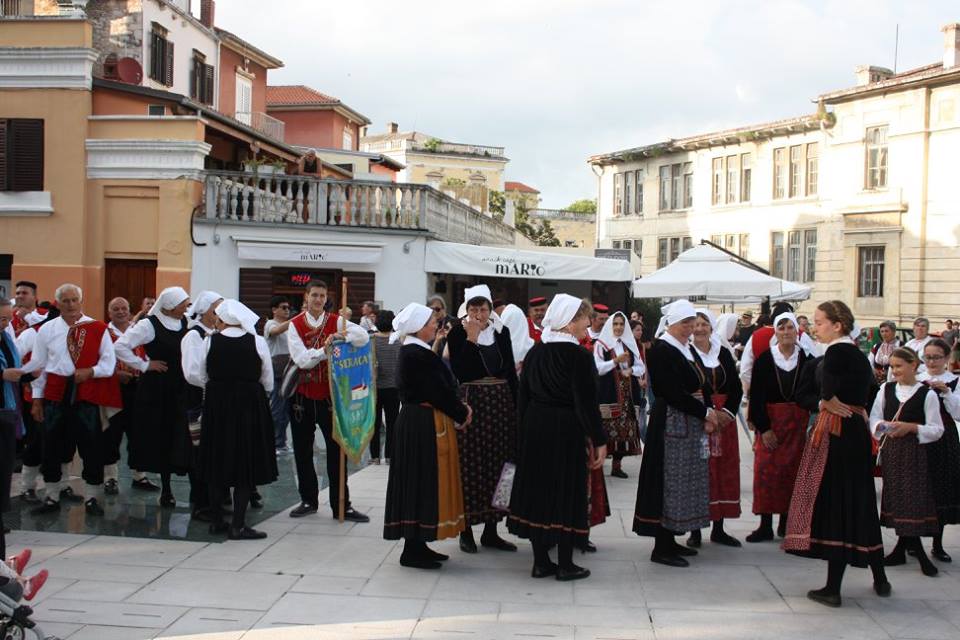 smotra folklora; etno dani