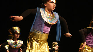 “Karnevalski vremeplov” plesne udruge “Gesta” (foto:Saša Čuka) “Karnevalski vremeplov” plesne udruge “Gesta” (foto:Saša Čuka)