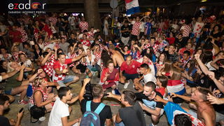 Čudesna noć: Velika fešta ulicama Zadra nakon plasmana Vatrenih u finale SP Čudesna noć: Velika fešta ulicama Zadra nakon plasmana Vatrenih u finale SP