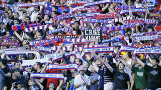 Zagreb, 220513.
Stadion Maksimir.
Uzvratna utakmica 22. finala Hrvatskog nogometnog kupa, Lokomotiva – Hajduk.
Na fotografiji: Torcida, Navijaci Hajduka .
Foto: Boris Kovacev / CROPIX Zagreb, 220513.
Stadion Maksimir.
Uzvratna utakmica 22. finala Hrvatskog nogometnog kupa, Lokomotiva – Hajduk.
Na fotografiji: Torcida, Navijaci Hajduka .
Foto: Boris Kovacev / CROPIX