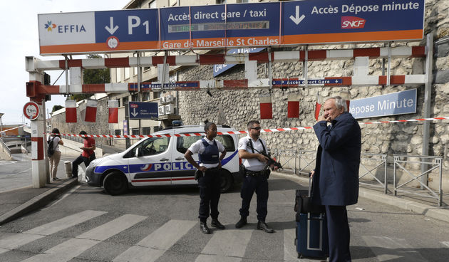 Napadač na kolodvoru u Marseillesu nožem ubio dvoje ljudi