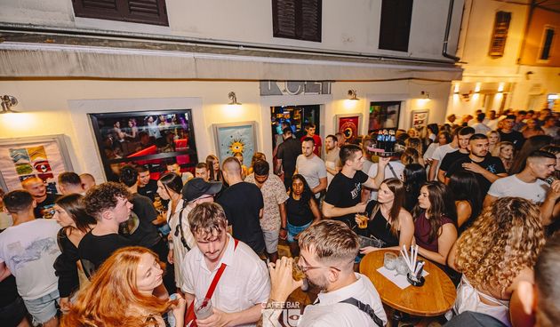 Varoška fešta uz klapu Rišpet, kult caffe bar, nightlife