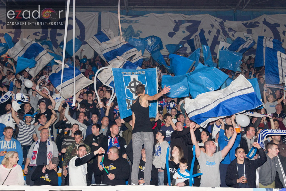 Humanitarno gledanje utakmice Zadar-Cibona u Jazinama Humanitarno gledanje utakmice Zadar-Cibona u Jazinama