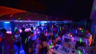 Subotnja zabava u Noštromo i Vagabundo barovima na Viru ; foto Iva Perinčić