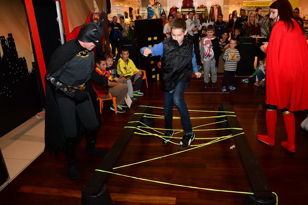 Superheroji u trgovinskom centru Supernova 25. listopada 2014. Foto: Iva Perinčić Superheroji u trgovinskom centru Supernova 25. listopada 2014. Foto: Iva Perinčić