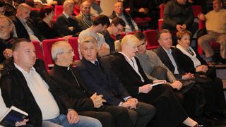 Višnja Starešina u Zadru predstavila knjigu “Hrvati pod KOS-ovim krilom; Završni račun Haaškog suda”.